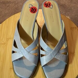 Liz Claiborne Women's Leather Open Toe Slide Sandals Sz. 10, Light blue